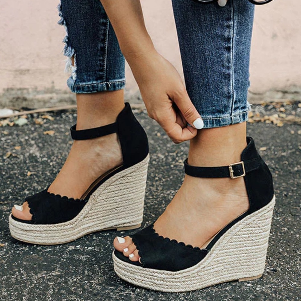 Soda Black faux suede Espadrille Wedge size 10